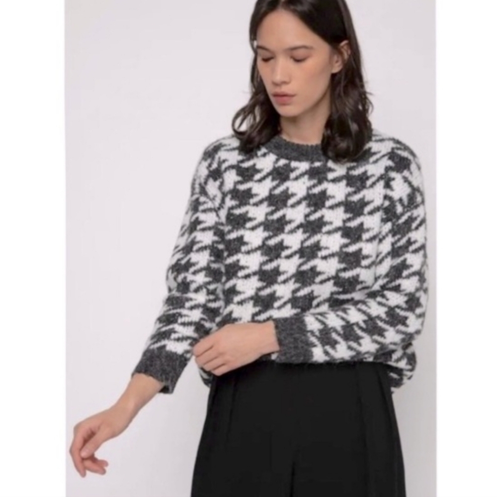 Oak + Fort Houndstooth Wool Blend Sweater in Charcoal Grey and White Sz M